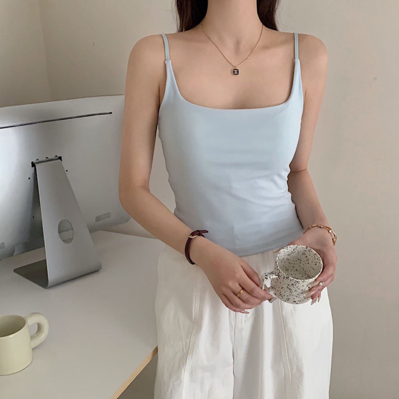 Modal topiņš ar siksniņām, šaurs siluets, īss garums, ar krūšu spilventiņu