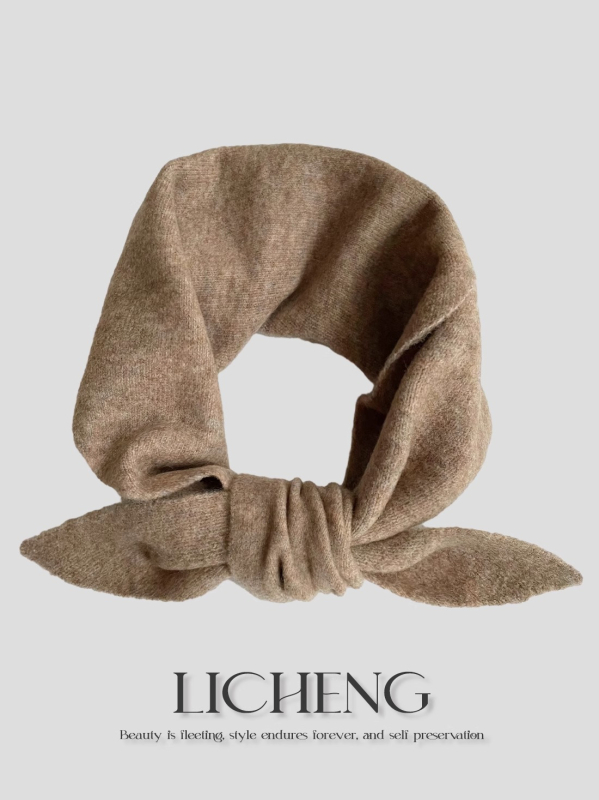 Ženski trokutasti vuneni šal – warp pletena, jednobojan, tie-dye završetak, japansko-korejski stil