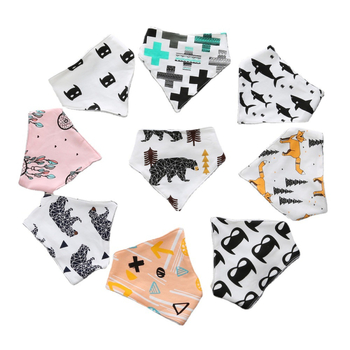 Zīdaiņu trīsstūrveida lūdzi ar divām aizdēmēm, kokvilna, uzsūcoša, zīmējums ar dzīvniekiem/animācijām, piemērots zīdaiņiem un bērniem līdz 3 gadu vecumam