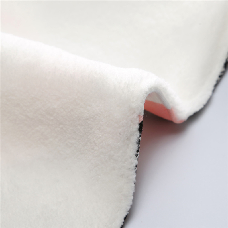 Zīdaiņu trīsstūrveida lūdzi ar divām aizdēmēm, kokvilna, uzsūcoša, zīmējums ar dzīvniekiem/animācijām, piemērots zīdaiņiem un bērniem līdz 3 gadu vecumam