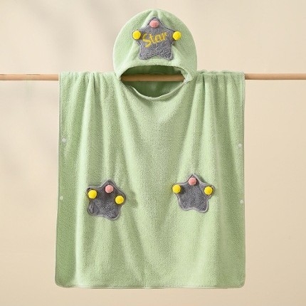 Gyerek kapucnis törölköző-köpeny coral fleece-ből, 120D szál, 400–500 g tömeg, varrás, karikatúra minta