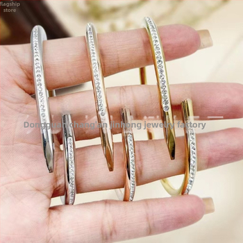 Nerūsējā tērauda rokassprādze no Jinhong Jewelry — augstas kvalitātes juvelierizstrādājums, elektroplēšana, roku aksesuārs