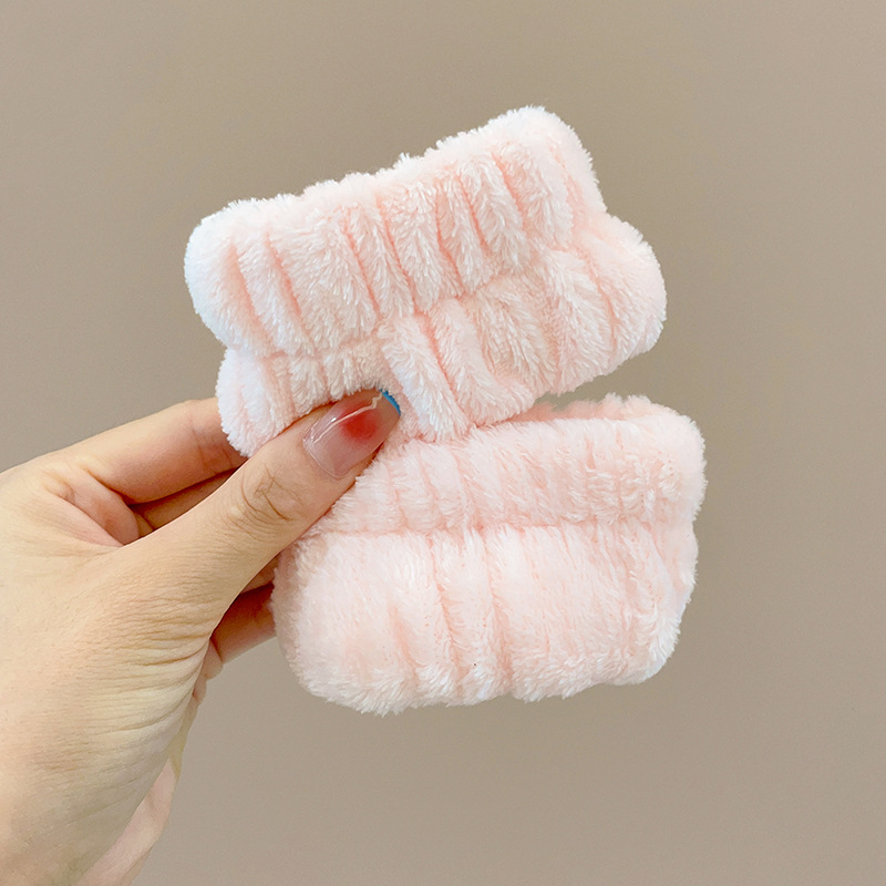 Auduma rokas aksesuārs sievietēm – karikatūras stils, dekoratīvs papildinājums ar logotipa druku, zīmols Yiduo