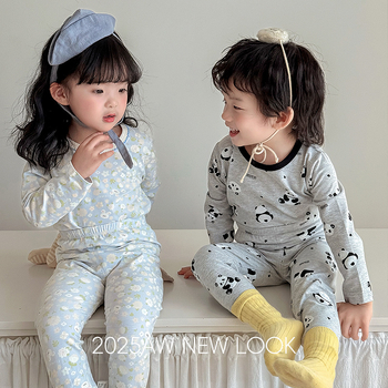 Bērnu divdaļīgs kokvilnas komplekts: garais top ar garām piedurknēm un bikses, universāls, 95% kokvilna, vecuma 3–8 gadi, ikdienas mājas apģērbs, raksti: svītras, kvadrāti, karikatūras