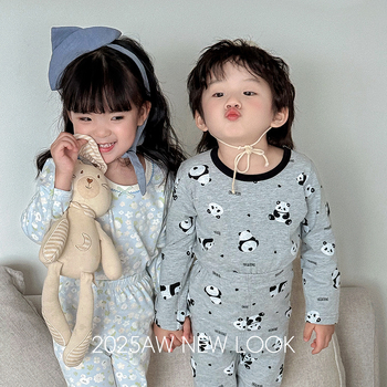 Bērnu divdaļīgs kokvilnas komplekts: garais top ar garām piedurknēm un bikses, universāls, 95% kokvilna, vecuma 3–8 gadi, ikdienas mājas apģērbs, raksti: svītras, kvadrāti, karikatūras