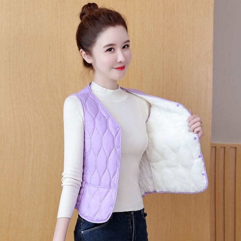 Sieviešu ziemas veste ar fleece iekšpusi, poliesterā pildījums, V kakls, A līnijas siluets, vienrindas pogu aizdare, parastā garuma (50–65 cm)