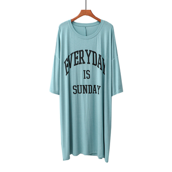 Modal naktskleita sievietēm, viengabala, bez apkakles, gara svārka, no viskozes auduma