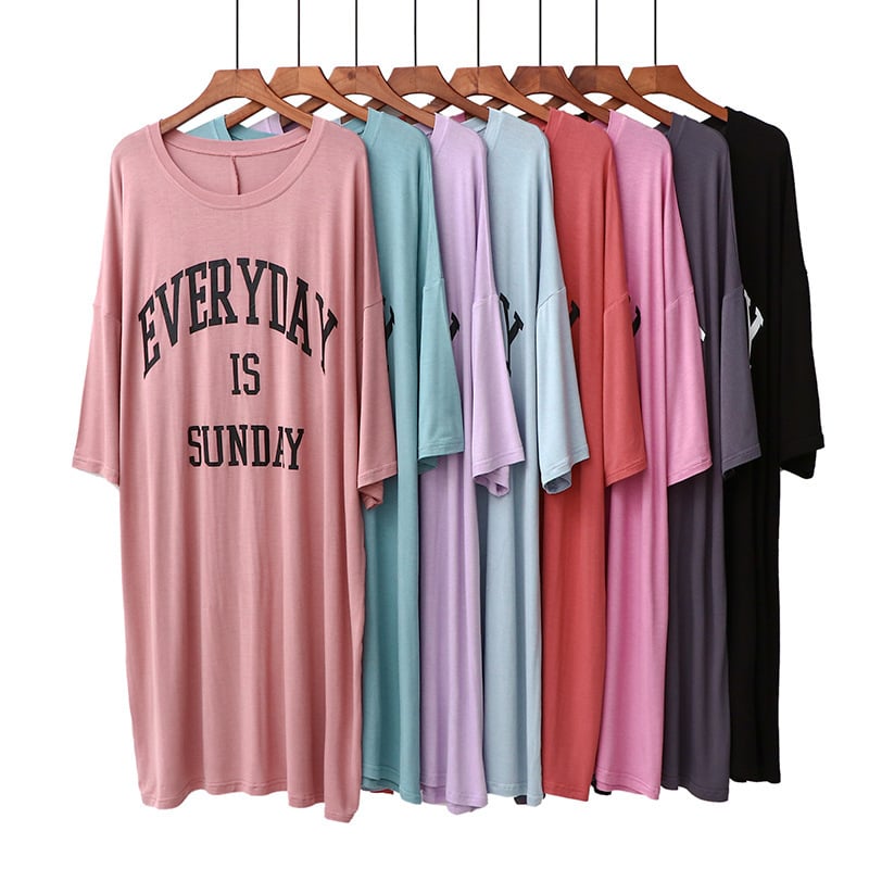 Modal naktskleita sievietēm, viengabala, bez apkakles, gara svārka, no viskozes auduma