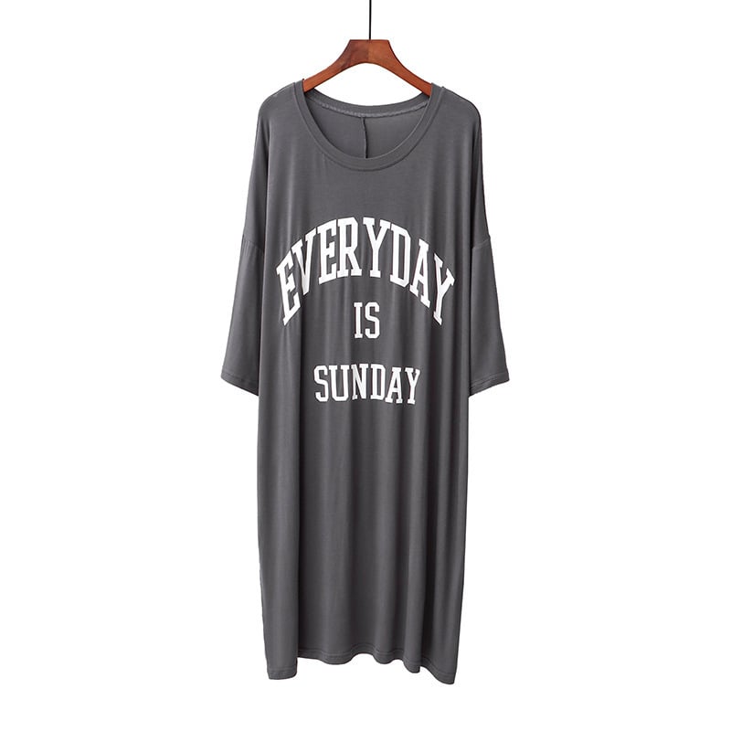 Modal naktskleita sievietēm, viengabala, bez apkakles, gara svārka, no viskozes auduma