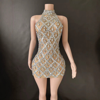 Vakara kleita ar augstu apkakli, bez piedurknēm, režģainā elastīgā piegriezuma, slaida silueta, īsa svārka, Spandex >95% (Pavasaris 2024)