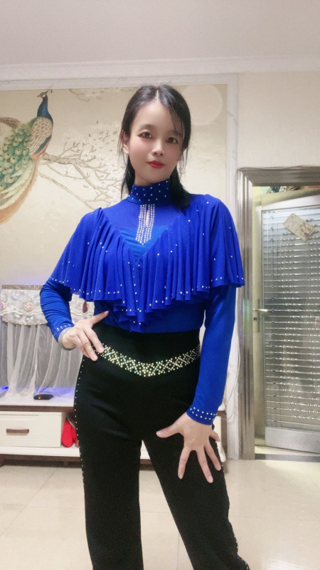 Sieviešu deju topā no konopja un elastāna ar dimanta dekoru, stāvošs apkaklis, 3/4 piedurknes (50% elastāns)