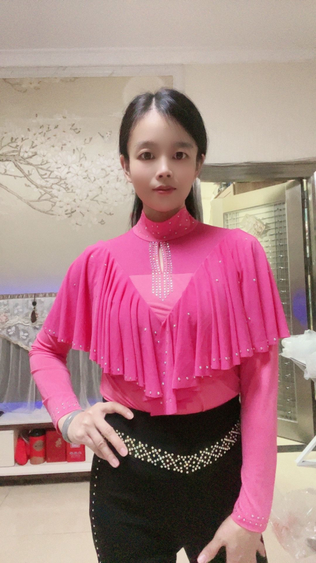 Sieviešu deju topā no konopja un elastāna ar dimanta dekoru, stāvošs apkaklis, 3/4 piedurknes (50% elastāns)