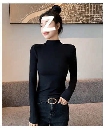 Oversized bez piedurknēm adīts tops ar pusi augstu kaklu un izšuvumu uz gludas auduma, pavasaris 2025