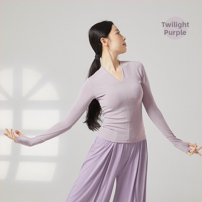 Sieviešu garajām piedurknēm V kakla deju bodijs – vilnas flisa audums, 31,5% akrila, oderē vilnas flisa, piemērots skatuvei, latīņu un tautas dejām