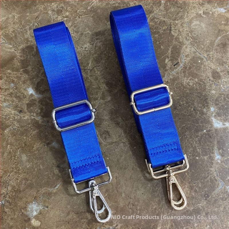 Νάιλον λουρί τσάντας/ιμάντας ώμου, αστικός μινιμαλιστικός στυλ, άνοιξη 2024