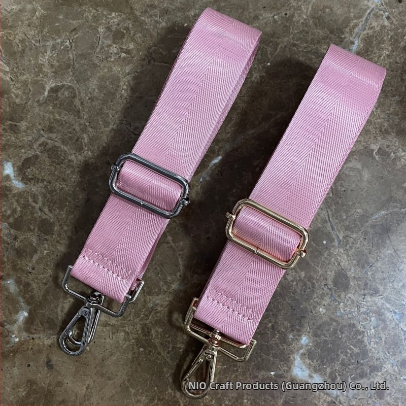 Νάιλον λουρί τσάντας/ιμάντας ώμου, αστικός μινιμαλιστικός στυλ, άνοιξη 2024