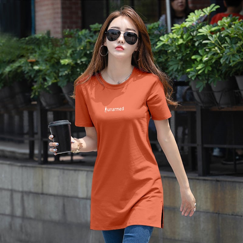 Slim fit T-krekls ar īsām piedurknēm no kokvilnas-spandeksa, ar apaļu kaklu un drukātu rakstu