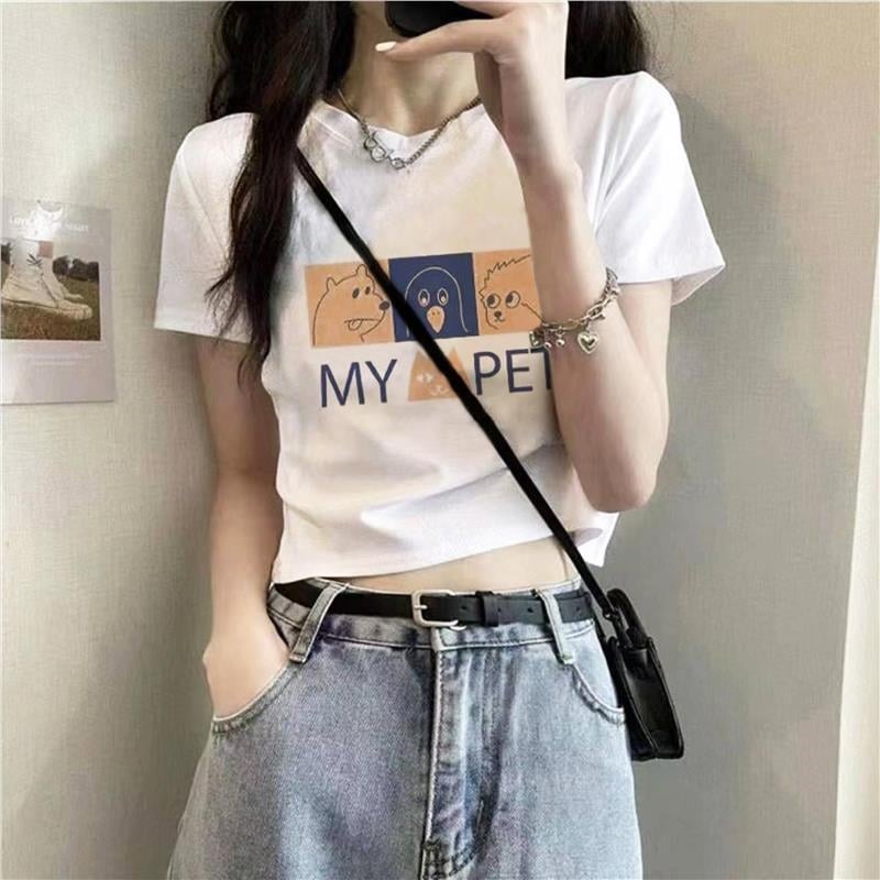 Kokvilnas T-krekls ar anime drukas motīvu, apaļš kakls, īsām piedurknēm, brīvs piegriezums