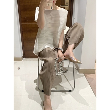 Majica kratkih rukava, labavog kroja, okrugli izrez, jednobojna, 95%+ glavnog materijala