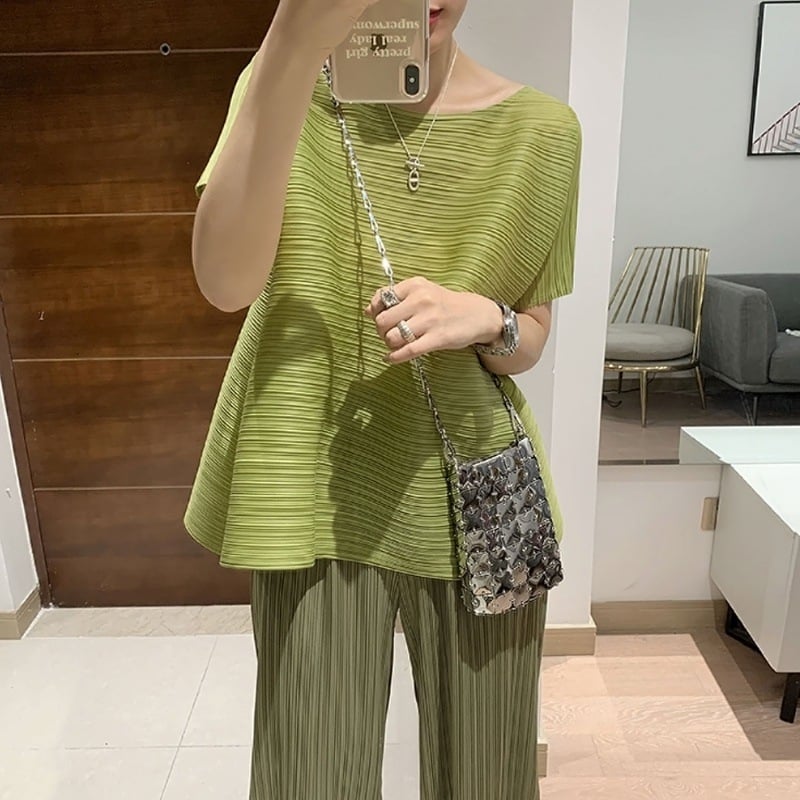 Majica kratkih rukava, labavog kroja, okrugli izrez, jednobojna, 95%+ glavnog materijala