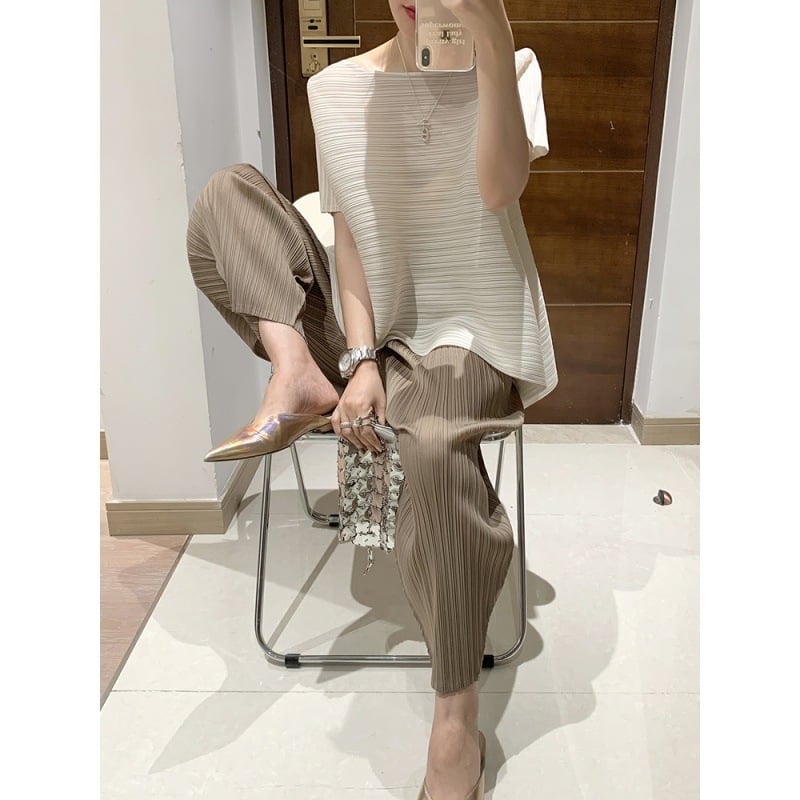 Majica kratkih rukava, labavog kroja, okrugli izrez, jednobojna, 95%+ glavnog materijala