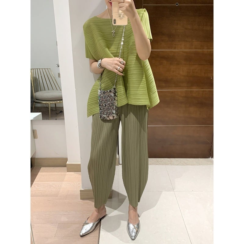 Majica kratkih rukava, labavog kroja, okrugli izrez, jednobojna, 95%+ glavnog materijala