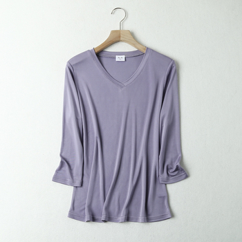 Ženski saten top, 3/4 rukav, V-izrez, 23% Mulberry svila + 77% viskoza, duljina 50–65 cm