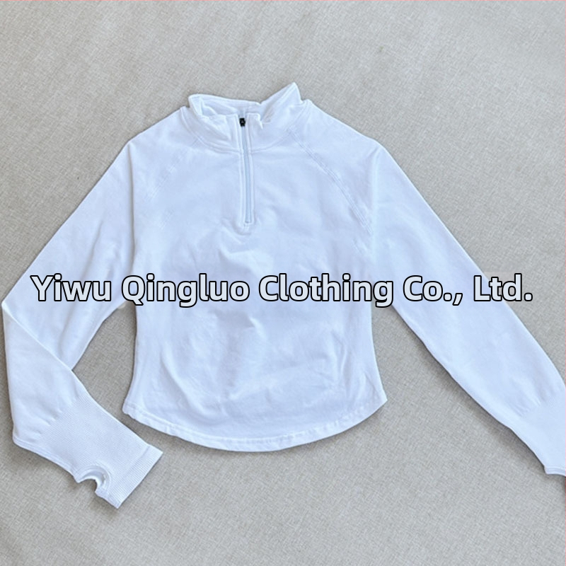 Jógová bunda s dlhými rukávmi, úzky strih, dĺžka v páse, polovičný zips a stojatý golier, vlhkosť odvádzajúca nylon-spandex látka