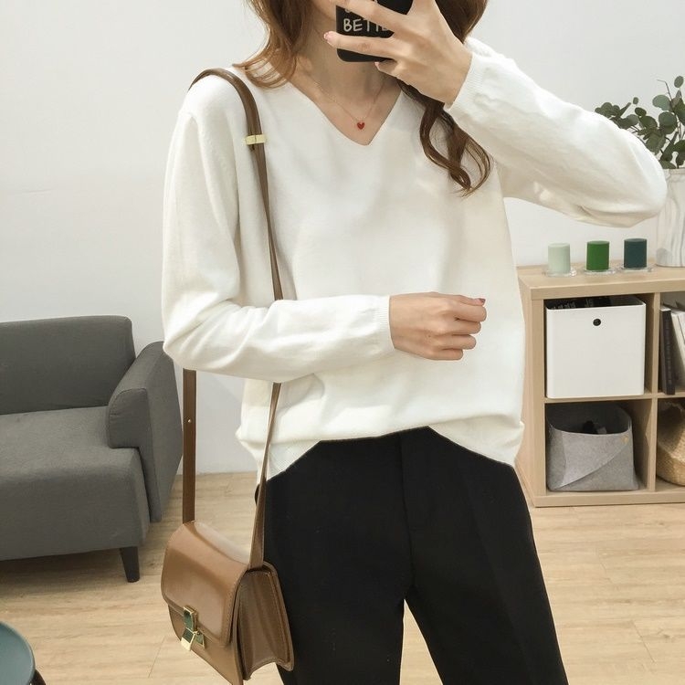 Pulover tricotat cu decolteu în V, mâneci lungi, lungime standardă 50–65 cm