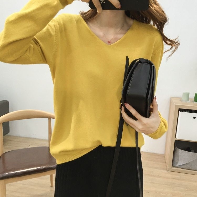 Pulover tricotat cu decolteu în V, mâneci lungi, lungime standardă 50–65 cm