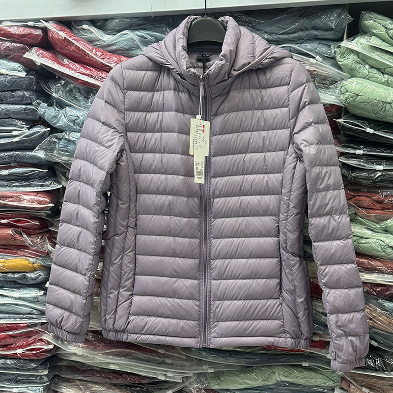 Pīles pūkas jaka, viegla, šaura piegriezuma, neilona audums, kapuce, noņemama kapuce