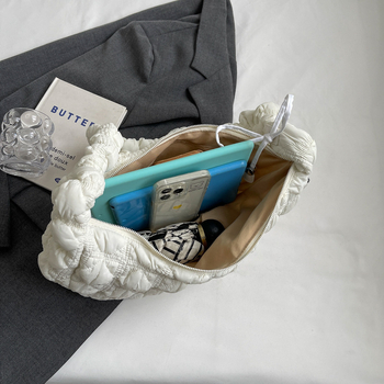 Nailona crossbody soma, Cloud Pack stils, dumpling formas, rāvējslēdzēja aizvēršana, rudens 2024