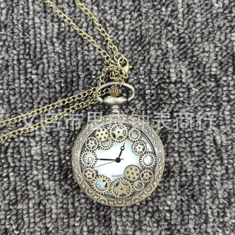 Kvarts taskukell metallkorpusega, ümmarguse näidikuga, lõigatud lokomotiivi motiiviga, liikumine 68