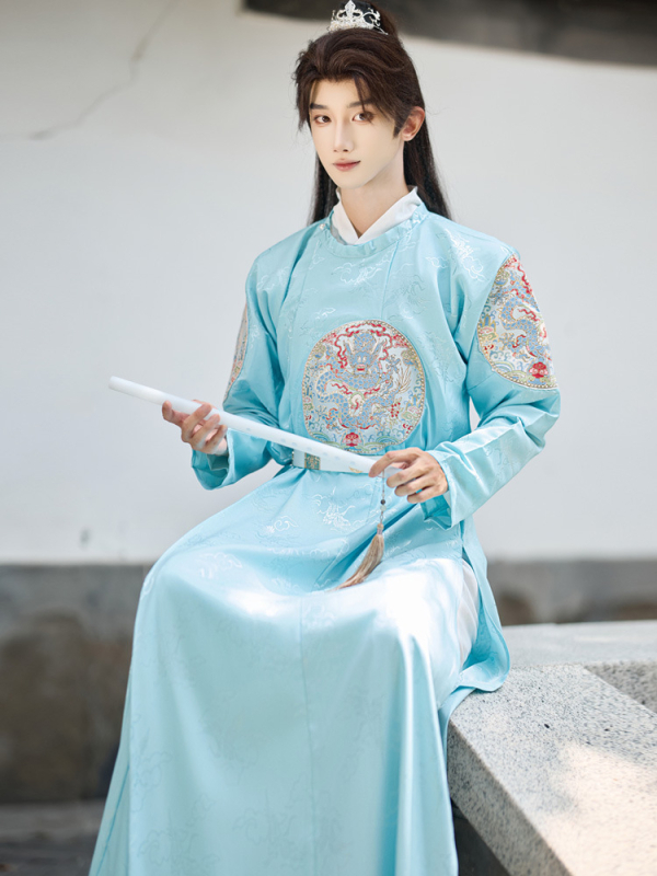 Tang stil Hanfu haljina s okruglim izrezom, unisex; konopna tkanina; regenerirana celulozna vlakna 80–90%, poliester 70–80%; mercerizirana obrada; šifra proizvoda 9-74; izdanje 2025
