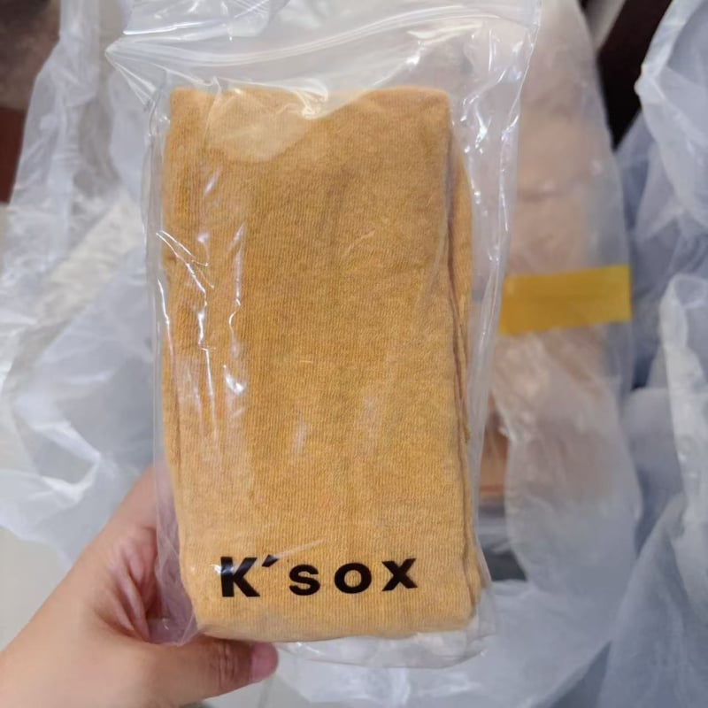 Moteriški medvilniniai kojinės su pėdos dalimi, vidutinio tankio, 50–70% medvilnės, pilno ilgio