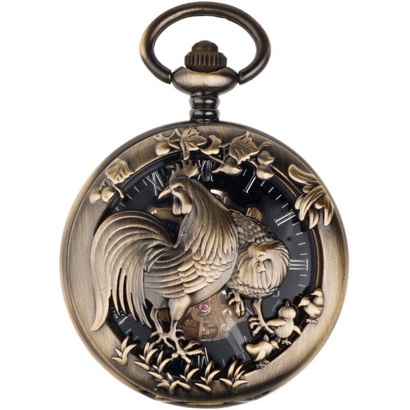 Kabatas pulkstenis ar ķēdi – reljefais Zodiaks, mehānisks logs ar romiešu cipariem, liels ciparnīcas dial; Seagull mehānika, 50 m ūdensizturība, cinka sakausējuma korpuss, plastmasas kristāls, logotipa drukas iespēja