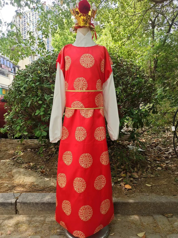 Televizijski kostim u bajkovitom stilu, inspiriran likovima Song Jianga iz Water Margin i Lin Daiyu te Jia Baoyu iz Dream of the Red Chamber