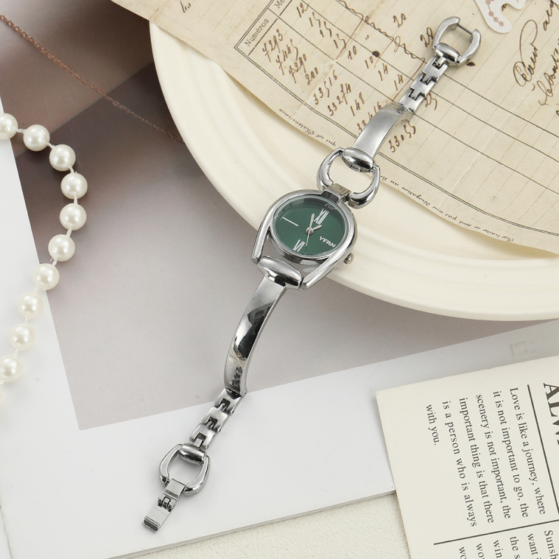 Sieviešu kvarca pulkstenis ar retro pogu dizainu, apaļš ciparnīcas diametrs 23 mm, biezums 12 mm, korpuss no cinka sakausējuma