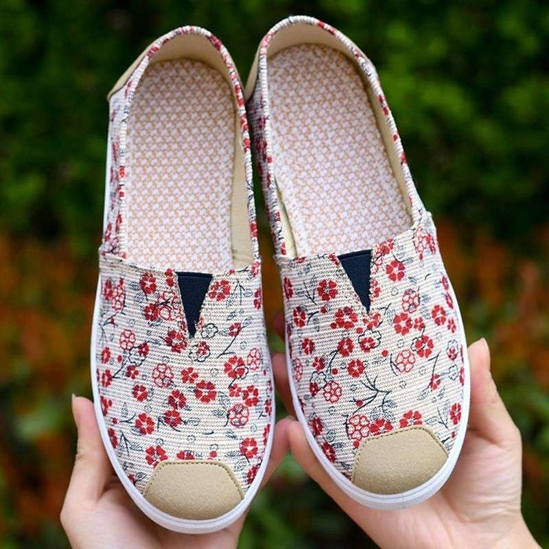 Naiste käsitsi kootud kanvasjalanõud, keskmise kõrgusega, ümmarguse ninaga, komposiitpõhi