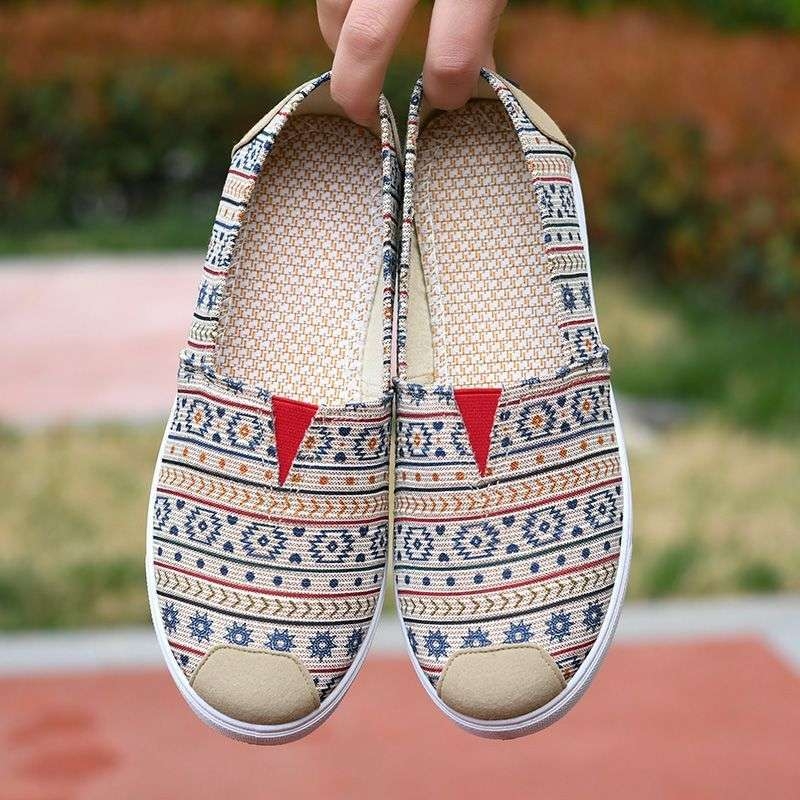 Naiste käsitsi kootud kanvasjalanõud, keskmise kõrgusega, ümmarguse ninaga, komposiitpõhi