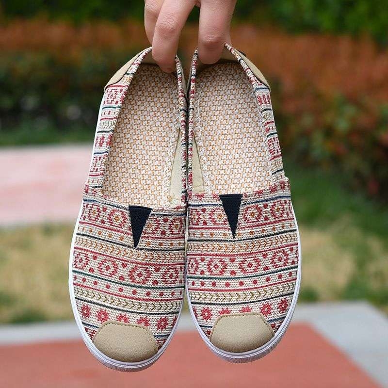 Naiste käsitsi kootud kanvasjalanõud, keskmise kõrgusega, ümmarguse ninaga, komposiitpõhi