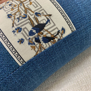 Muguras atbalsta spilvens ar lina pārklājumu, jauns ķīniešu stils; pārvalks: poliesters; pildījums: PP kokvilna; pletēšana: salikšana; raksts: vienkrāsains/ ziedu; pielāgošana pieejama