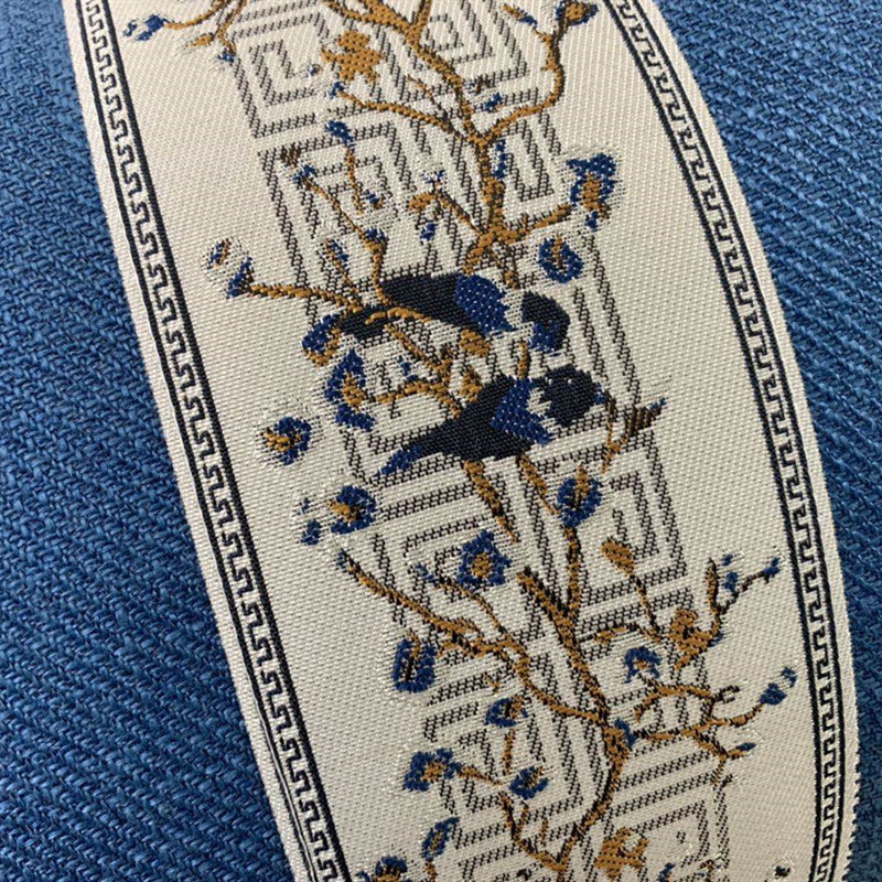 Muguras atbalsta spilvens ar lina pārklājumu, jauns ķīniešu stils; pārvalks: poliesters; pildījums: PP kokvilna; pletēšana: salikšana; raksts: vienkrāsains/ ziedu; pielāgošana pieejama