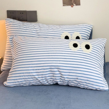 Pieninio veliūro pagalvių užvalkalų rinkinys, 2 vnt., suaugusiems – pieninis veliūras / akriliniai pluoštai