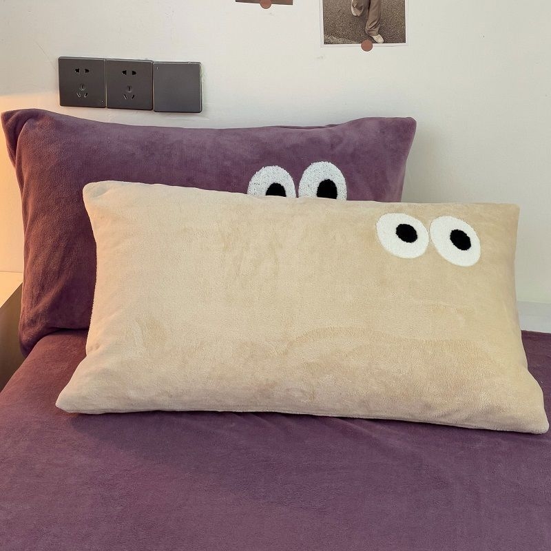 Pieninio veliūro pagalvių užvalkalų rinkinys, 2 vnt., suaugusiems – pieninis veliūras / akriliniai pluoštai