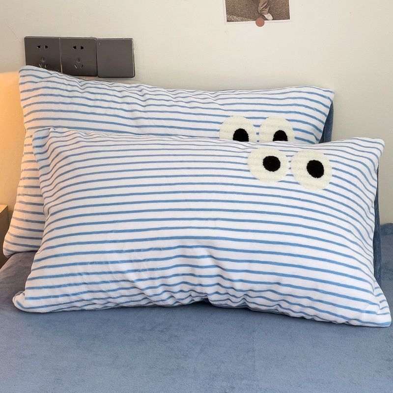 Pieninio veliūro pagalvių užvalkalų rinkinys, 2 vnt., suaugusiems – pieninis veliūras / akriliniai pluoštai