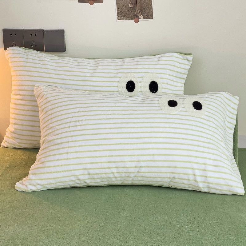 Pieninio veliūro pagalvių užvalkalų rinkinys, 2 vnt., suaugusiems – pieninis veliūras / akriliniai pluoštai