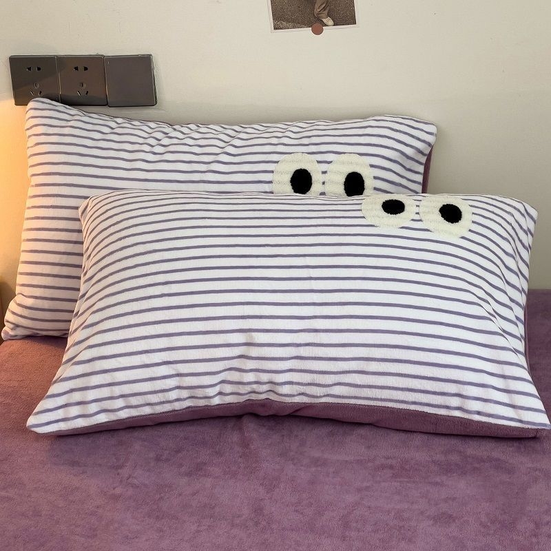 Pieninio veliūro pagalvių užvalkalų rinkinys, 2 vnt., suaugusiems – pieninis veliūras / akriliniai pluoštai