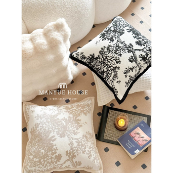 Nordiska stila spilvena pārvalks ar svītro ģeometrisko rakstu, kanvas virsējais slānis, poliestera pildījums