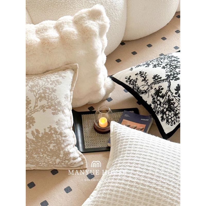 Nordiska stila spilvena pārvalks ar svītro ģeometrisko rakstu, kanvas virsējais slānis, poliestera pildījums